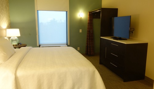 Studio, 1 King Bed, Accessible, Bathtub