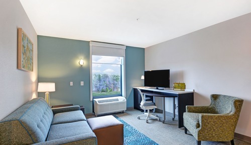 Suite, 1 King Bed, Accessible, Bathtub (Mobility & Hearing)