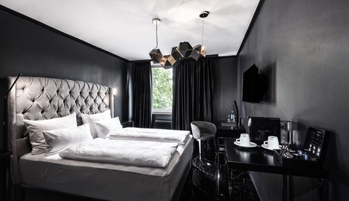 Double Room (Belmont Duo)
