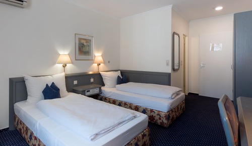Twin Room (Classic Twin)