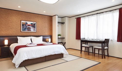 Deluxe King Studio Apartment