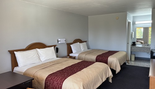 Deluxe Double Room, 2 Queen Beds, Smoking