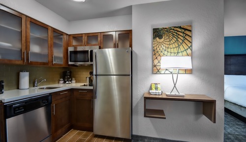 Studio Suite, 1 King Bed, Accessible, Kitchen (Mobility Roll-In Shower)