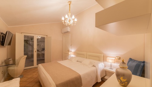 Deluxe Double or Twin Room
