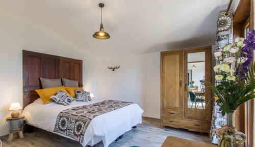 Double Room (Emma)
