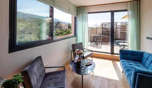 Deluxe Suite