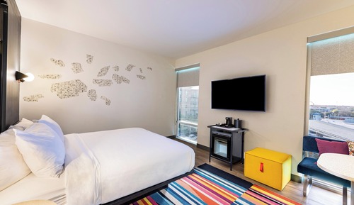 Room, 1 King Bed, Non Smoking