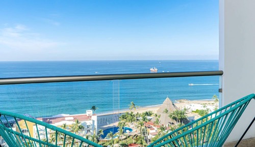 Deluxe Room, 1 King Bed, Sea View