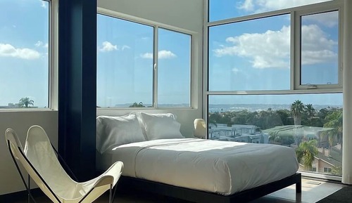 Panoramic Room