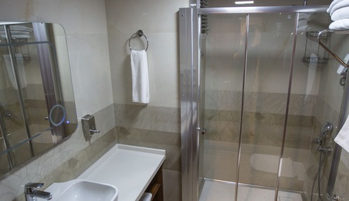 Family Triple Room, City View