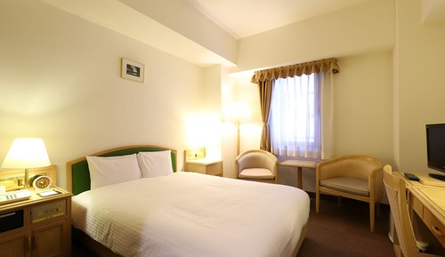 Double Room, Smoking