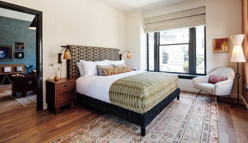 Premier Suite, 1 King Bed, Corner