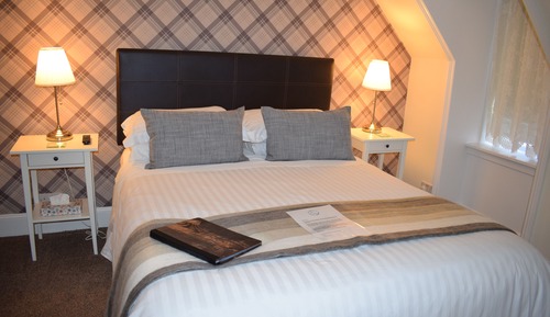 Standard Double Room Ensuite 4