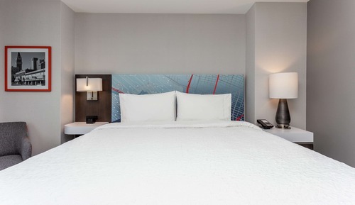 Room, 1 King Bed, Accessible (Hearing)