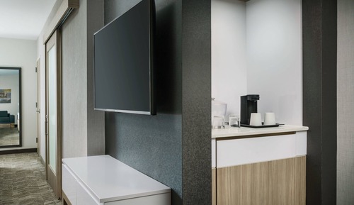 Suite, Multiple Beds, Non Smoking (Hearing Accessible)