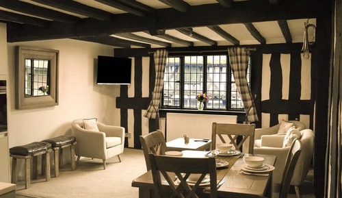 The Three Gables (Apartment 5)