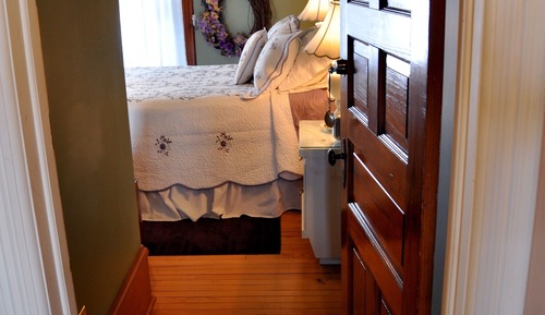 Room, 1 Queen Bed, Non Smoking (Garden Suite)