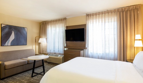 Studio Suite, 1 Queen Bed, Kitchen
