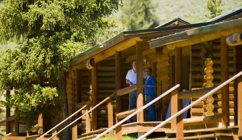 Deluxe One Room Cabin w/ 2 Queen Beds