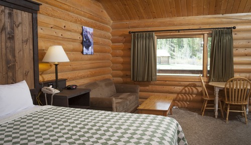 Deluxe One Room Cabin w/ Kitchenette