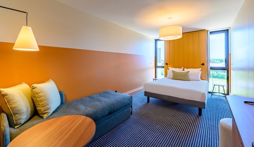 Junior Suite, 1 Queen Bed with Sofa bed
