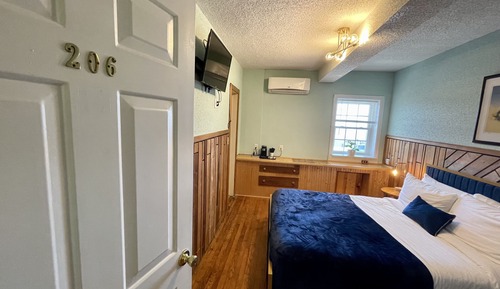Standard Room, 1 Queen Bed, Non Smoking (Room 206)