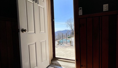 Deluxe Room, 1 Queen Bed, Non Smoking, Balcony (Room 301)