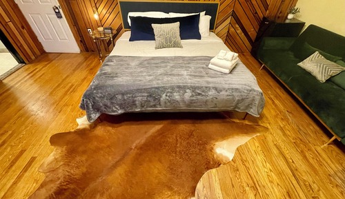 Premier Room, 1 King Bed, Non Smoking, Balcony (Room 208)