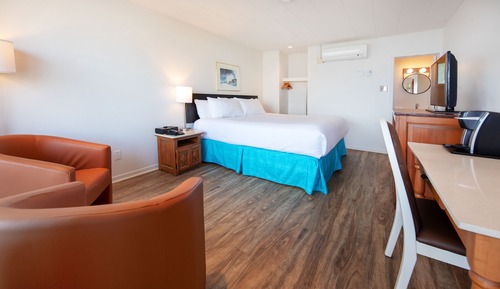 Classic Room, 1 King Bed, View (Percé Rock)
