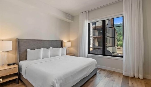 Premium Condo, Multiple Beds (Three-Bedroom Apartment)