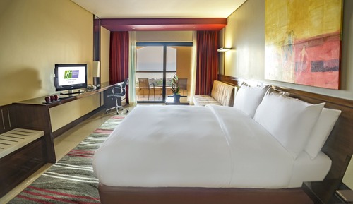 Standard Room, 1 King Bed, Smoking, Sea View