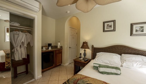 Superior Room, 1 Queen Bed, Private Bathroom, Partial Ocean View, Non smoking