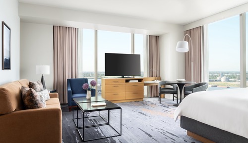 Studio Suite, 1 King Bed (Riverfront)