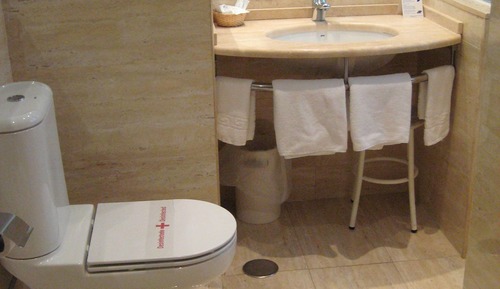 Twin Room (with extra bed)