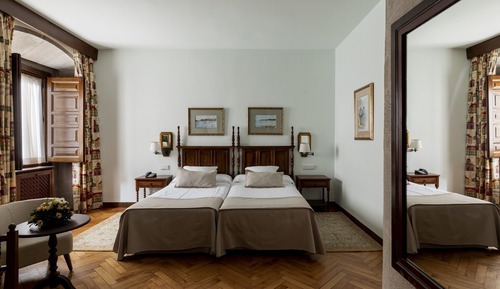 Superior Twin Room