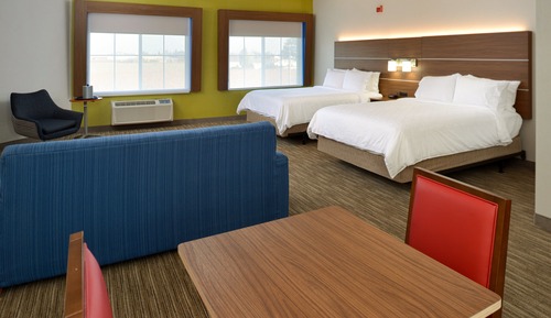 Suite, 2 Queen Beds, Accessible (Mobility, Accessible Tub)