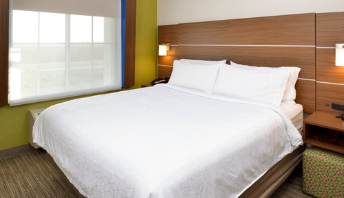 Room, 1 King Bed, Accessible (Comm, Mobil, Roll-In Shower)