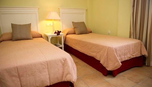 Condo, 2 Bedrooms, Garden Area