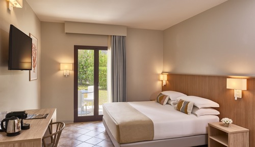 Premium Triple Room, Garden View