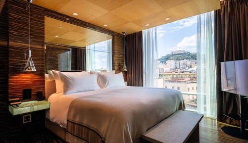 Deluxe Suite (Castle view)