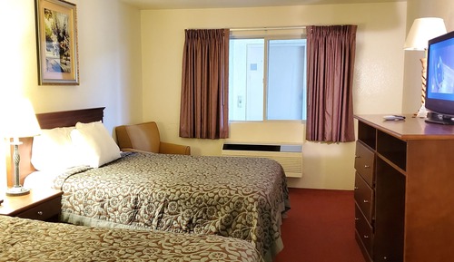 Executive Kitchenette Suite, 1 King Bed, 2 Queen Bed with Sofa Bed, Non Smoking