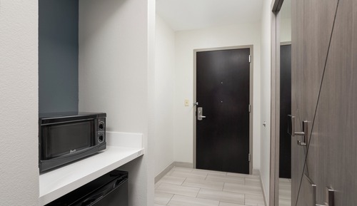 Suite, 2 Queen Beds (Living Area)