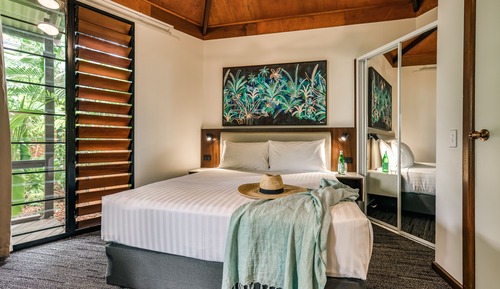 Palms Villas (Featuring Outdoor Plunge Spa)
