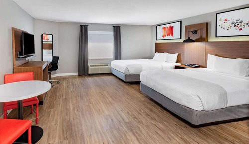 Suite, 2 Queen Beds, Non Smoking