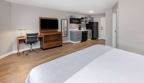 Suite, 1 King Bed, Non Smoking