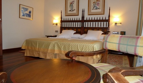 Standard Twin Room (2 Adults and 1 Child)