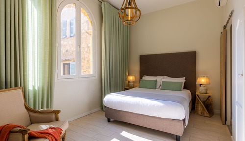 Prestige Room