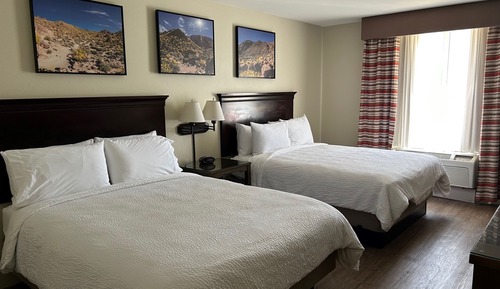 Suite, 2 Queen Beds, Accessible Bathtub (Mobility, Access Tub)
