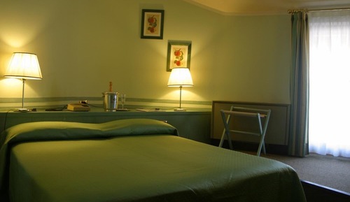 Double Room, 1 Queen Bed