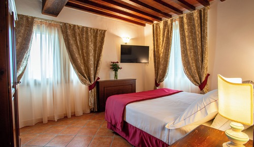 Classic Double Room